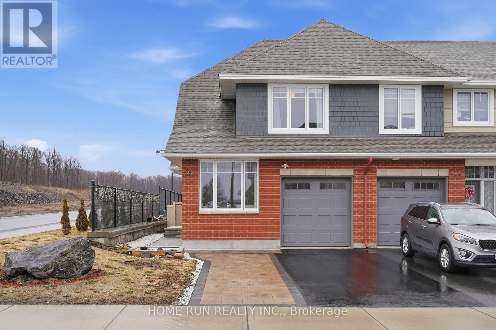 501 HITZLAY TERRACE Image 1