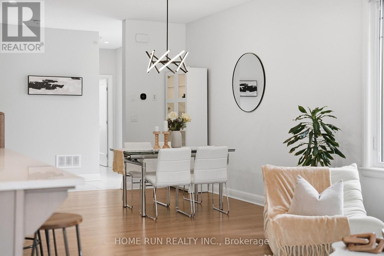 501 HITZLAY TERRACE Image 15