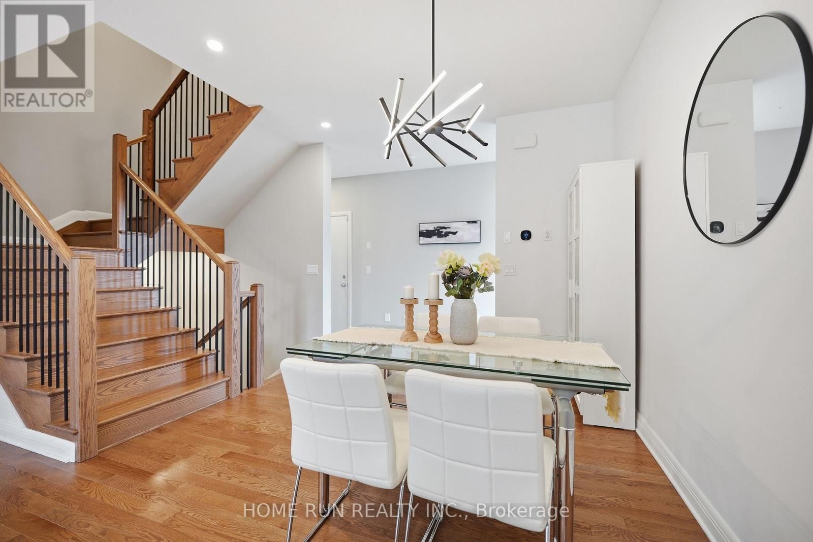 501 HITZLAY TERRACE Image 16