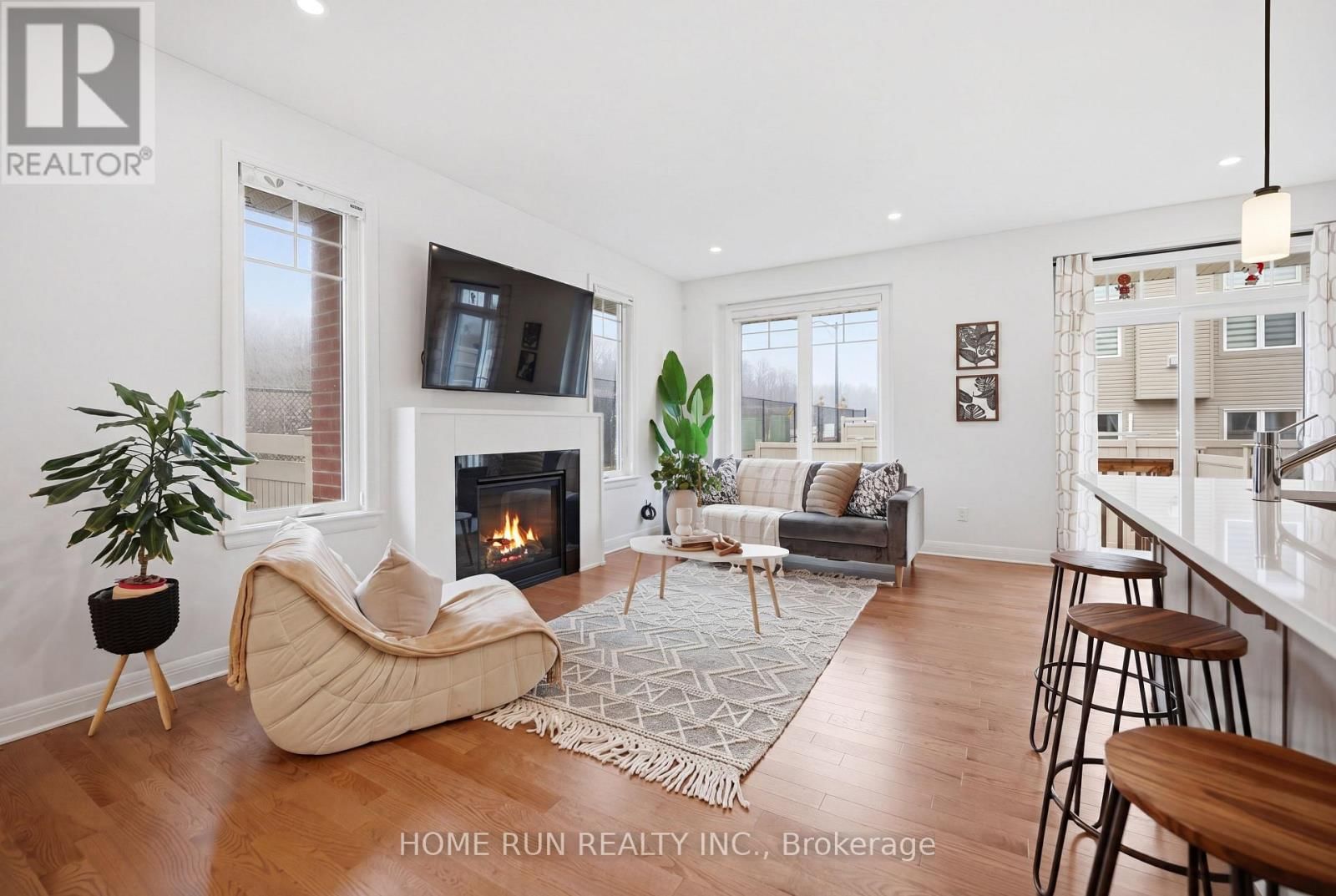 501 HITZLAY TERRACE Image 17