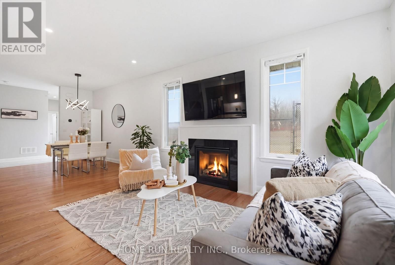 501 HITZLAY TERRACE Image 18