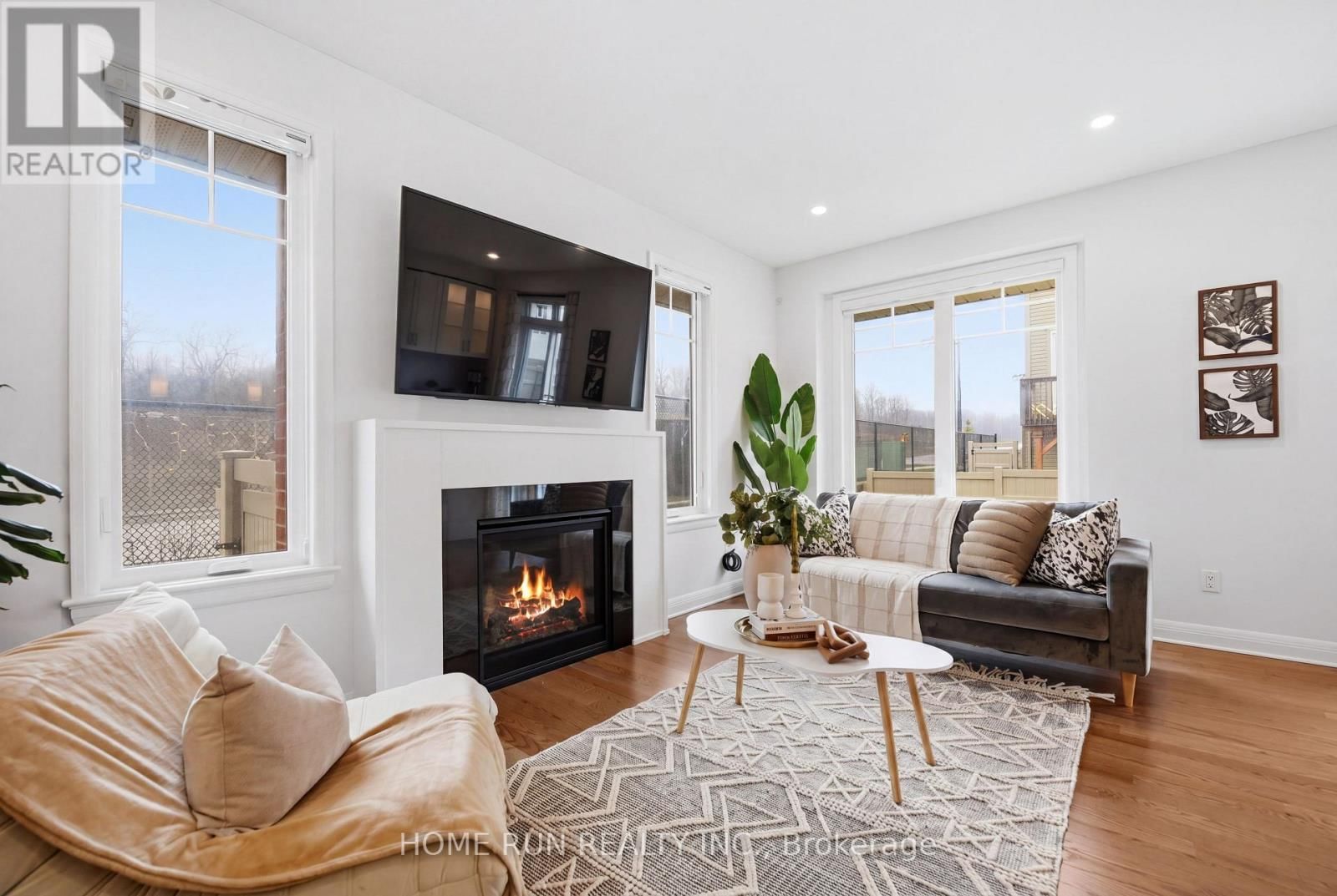 501 HITZLAY TERRACE Image 19