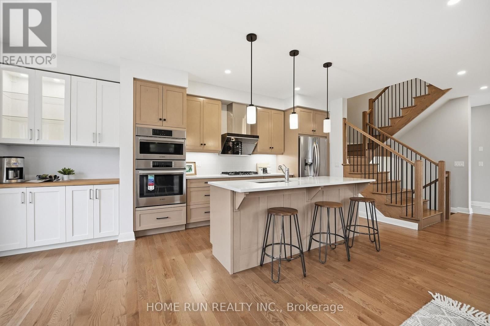 501 HITZLAY TERRACE Image 26