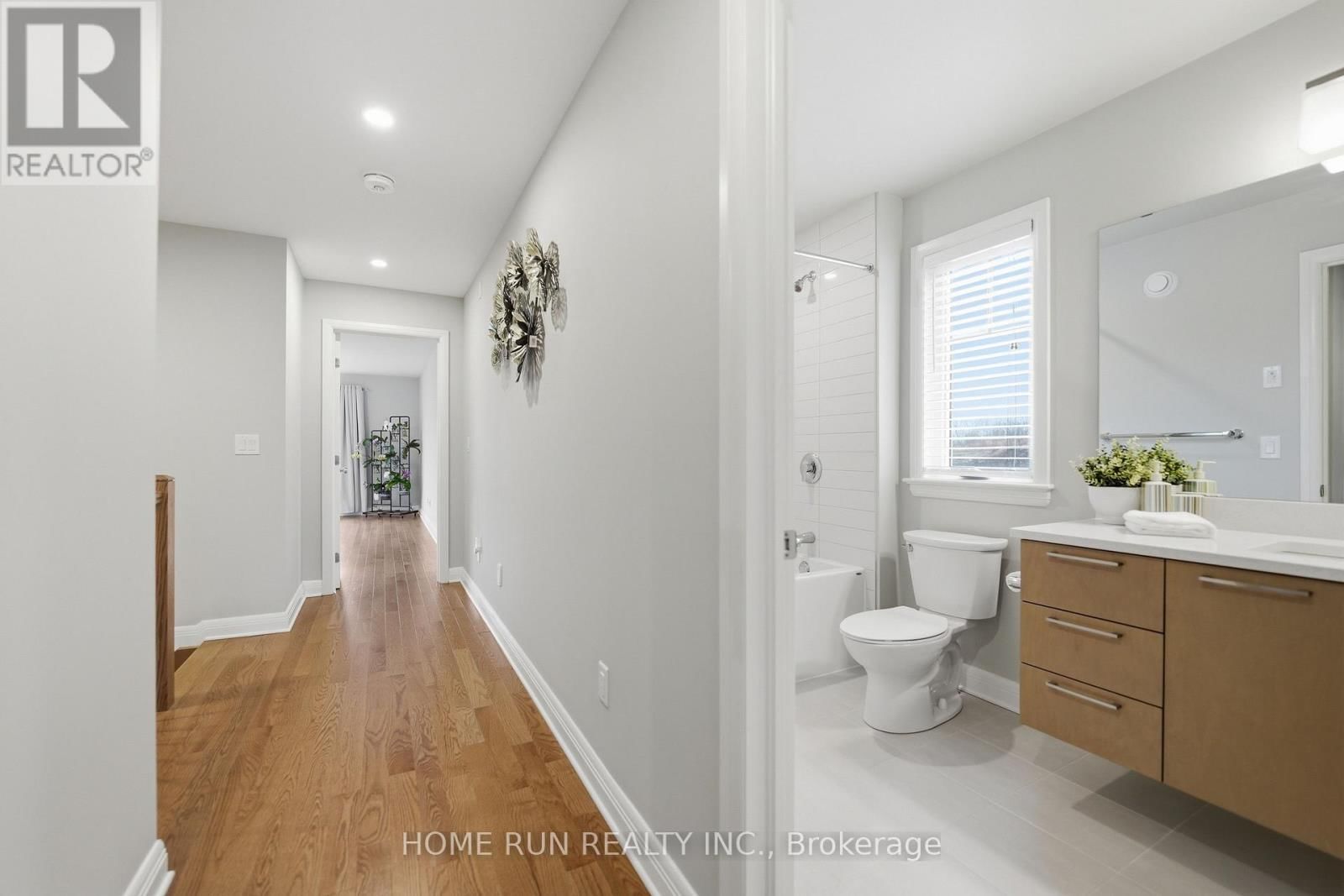 501 HITZLAY TERRACE Image 29