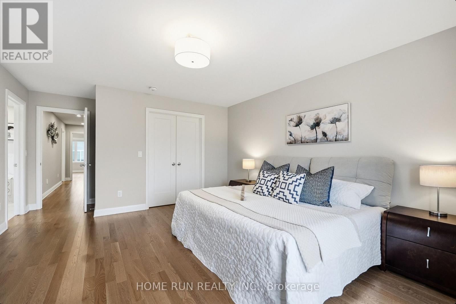 501 HITZLAY TERRACE Image 32