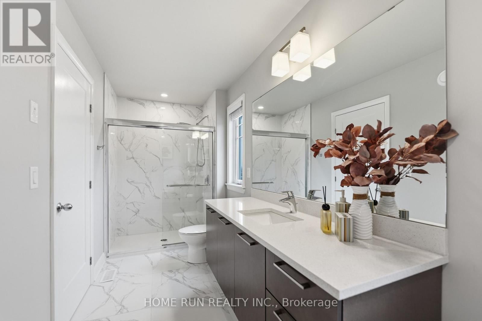 501 HITZLAY TERRACE Image 35