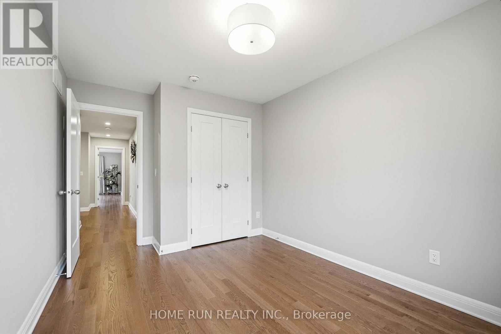 501 HITZLAY TERRACE Image 37