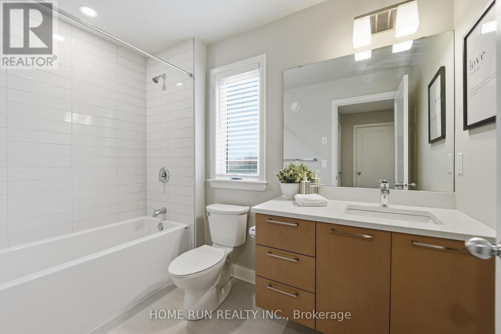 501 HITZLAY TERRACE Image 41