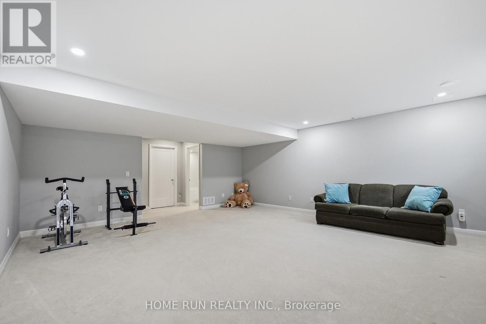 501 HITZLAY TERRACE Image 44