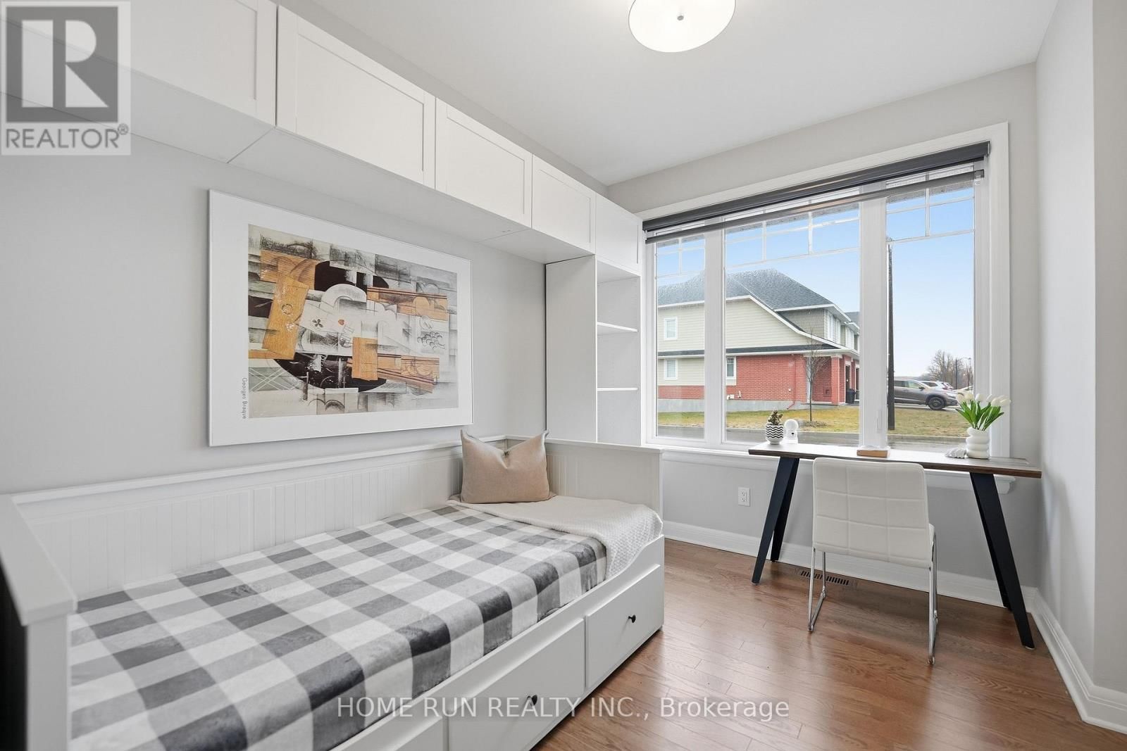 501 HITZLAY TERRACE Image 8