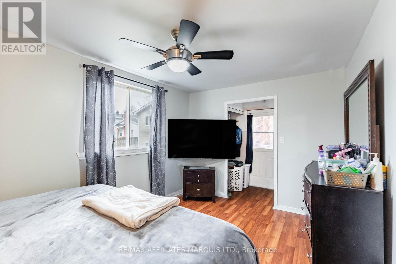 538 BEDFORD STREET Image 12