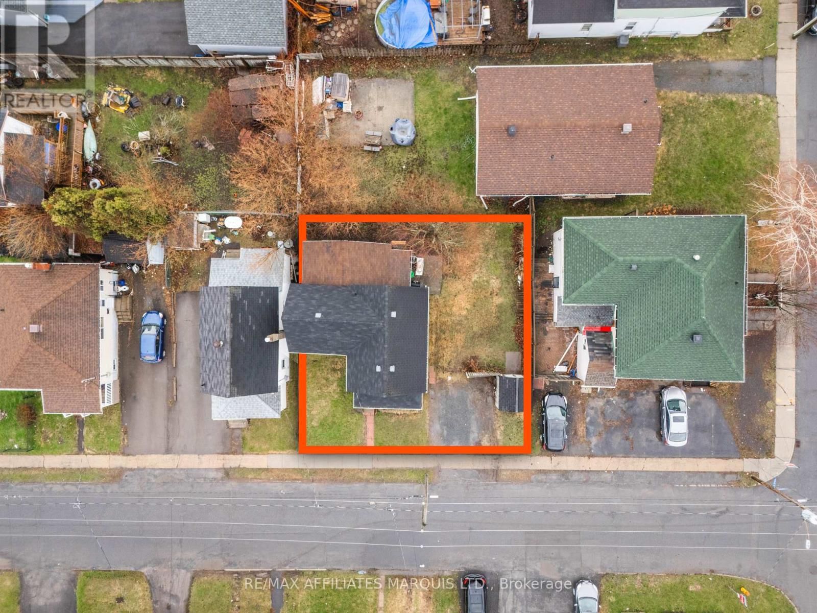 538 BEDFORD STREET Image 23