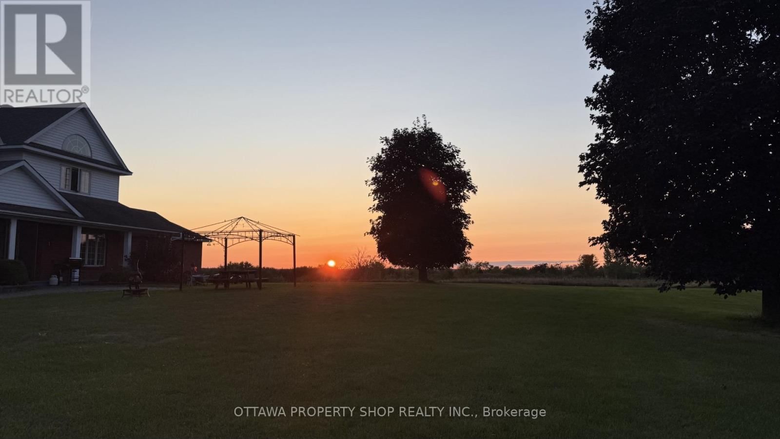 3057 GREENLAND ROAD Image 34