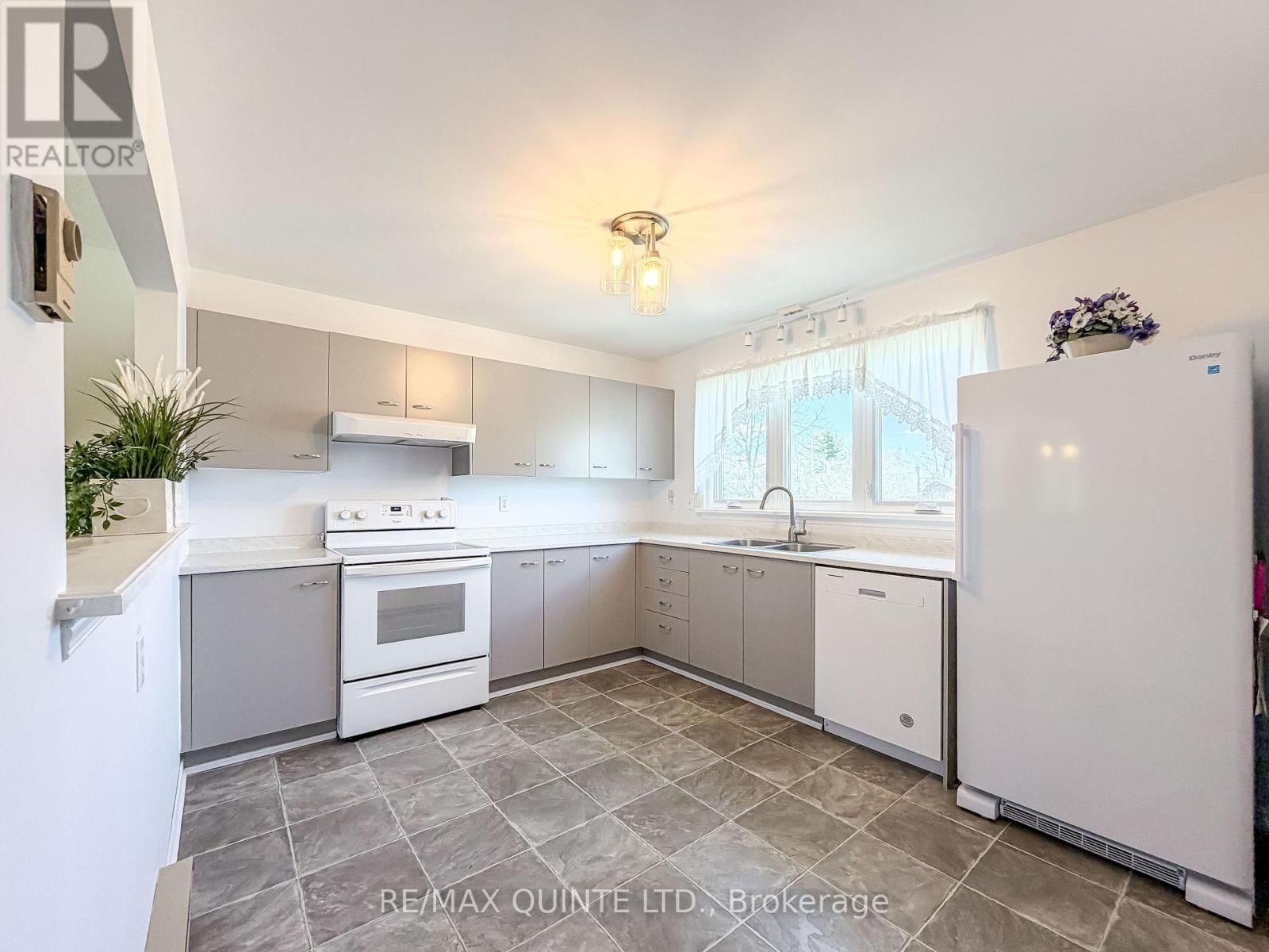 10 - 179 HERCHIMER AVENUE Image 7