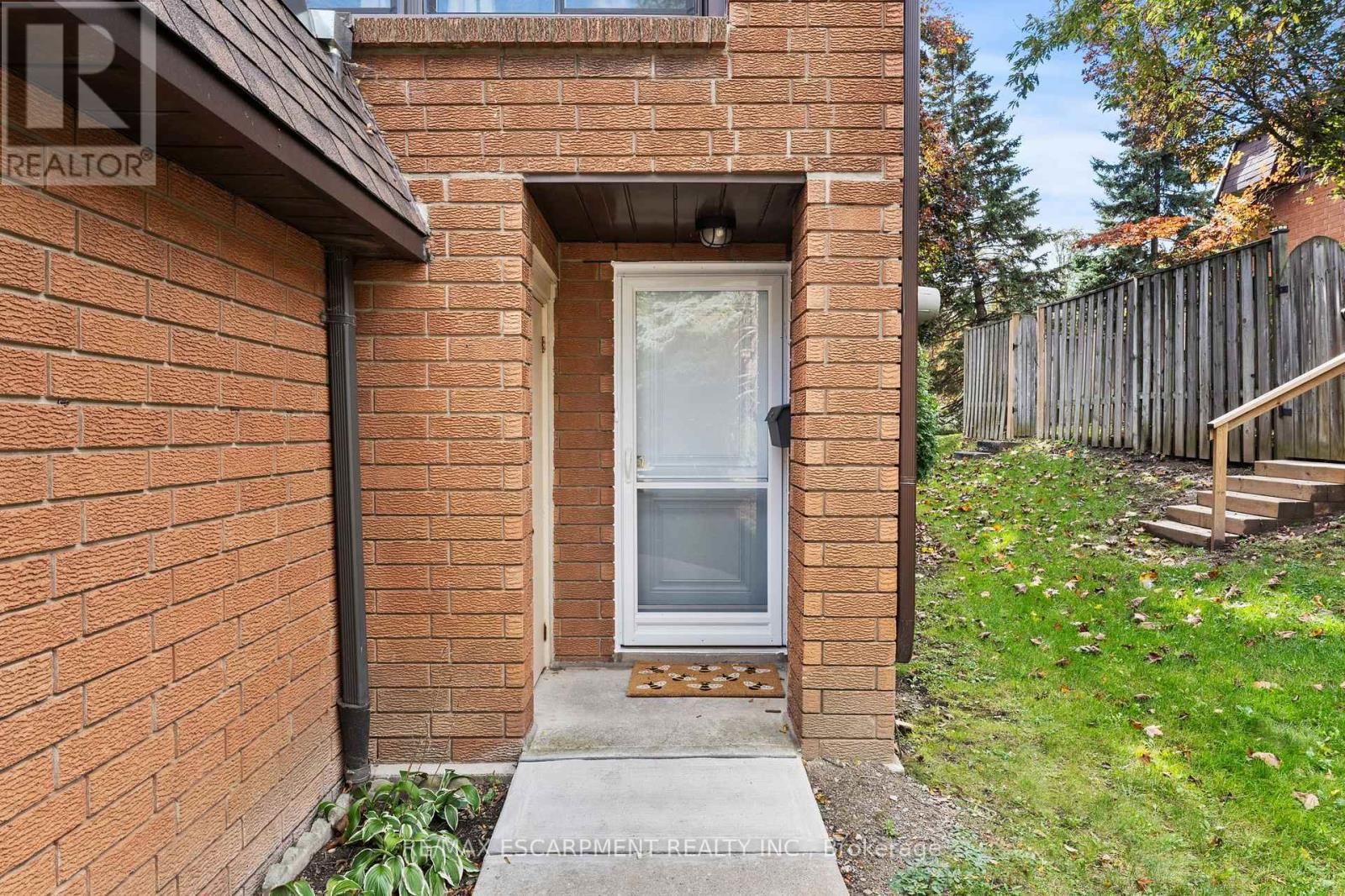 N1 - 444 STONE CHURCH ROAD WEST Image 5