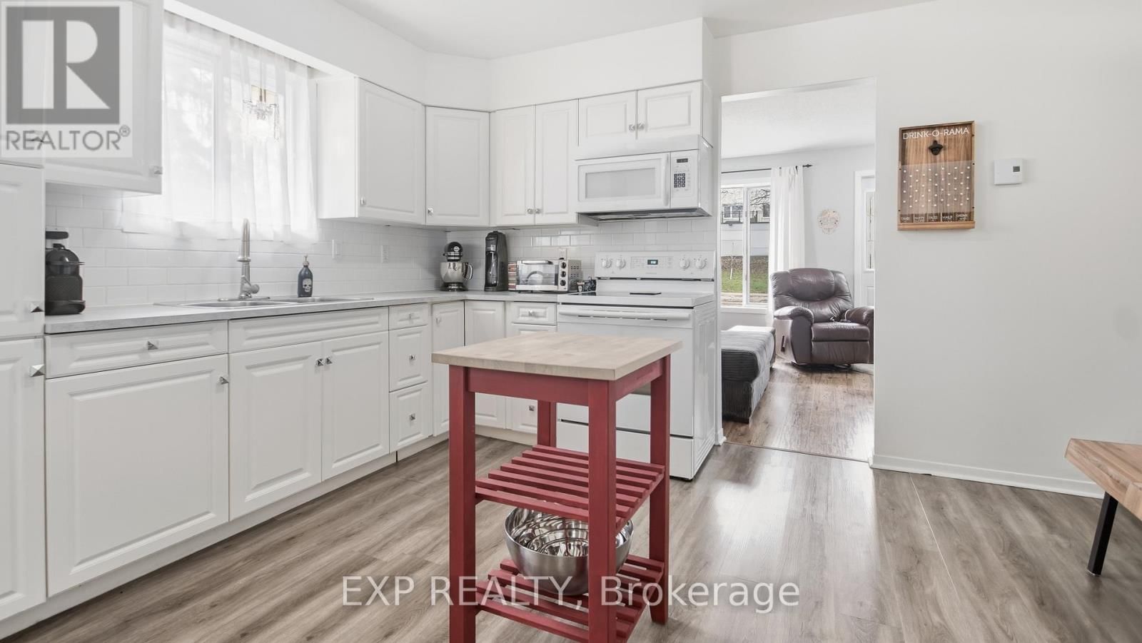 40 ELMSLEY STREET Image 13