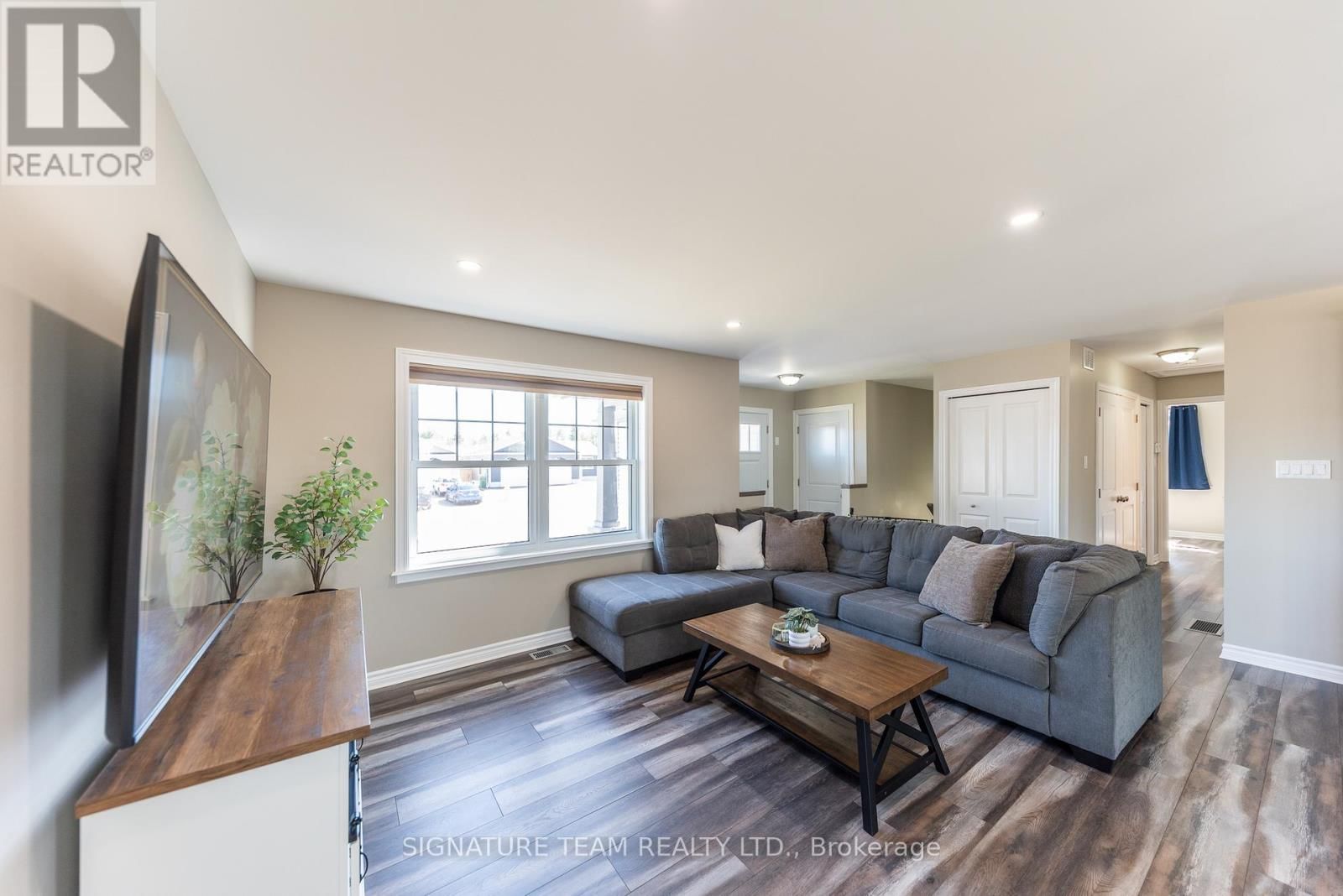 10 TERRANCE DRIVE Image 10