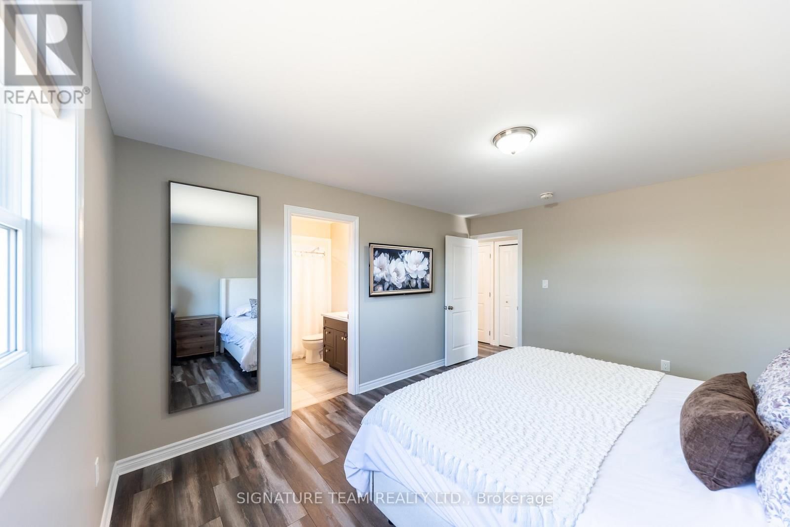 10 TERRANCE DRIVE Image 17