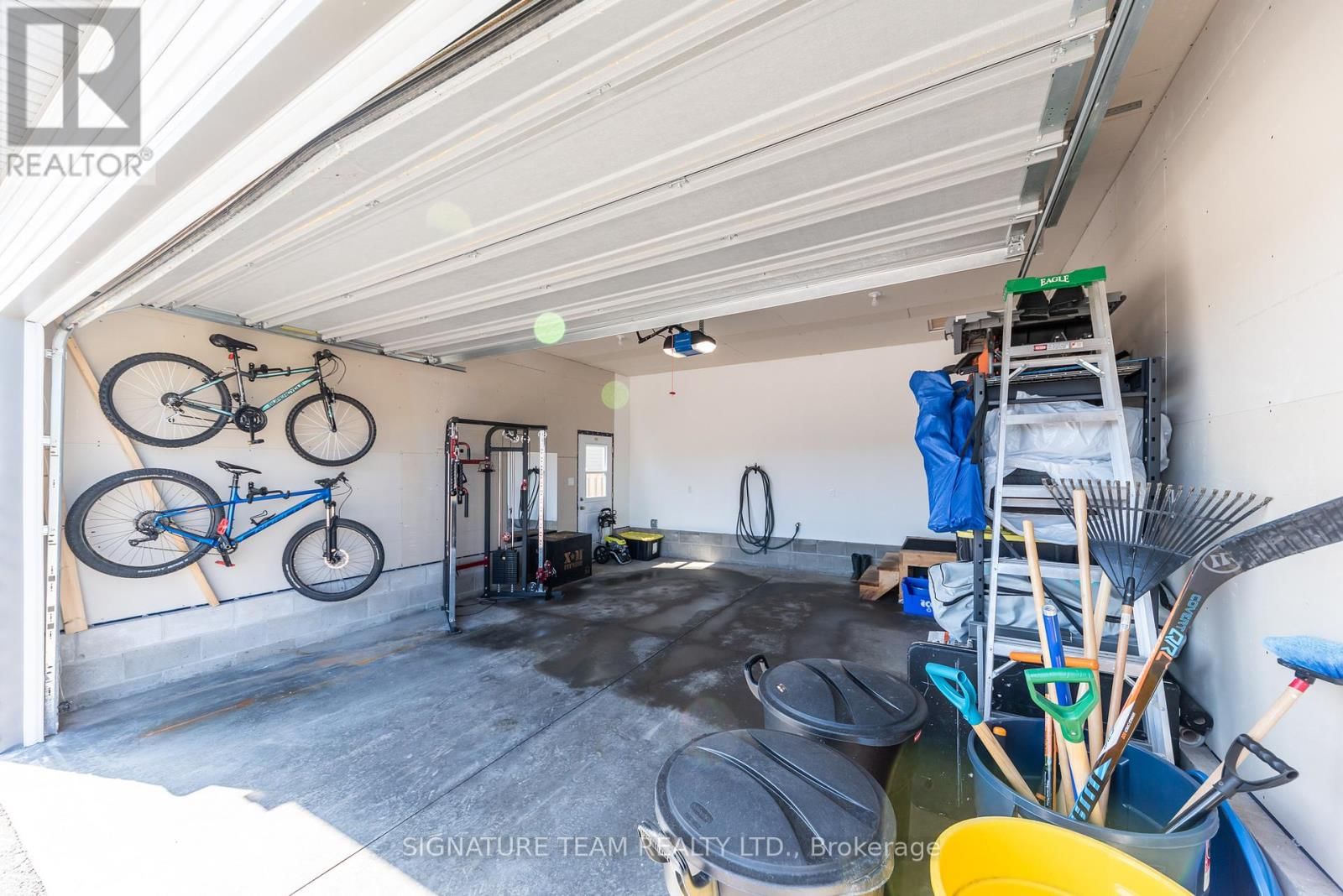 10 TERRANCE DRIVE Image 32