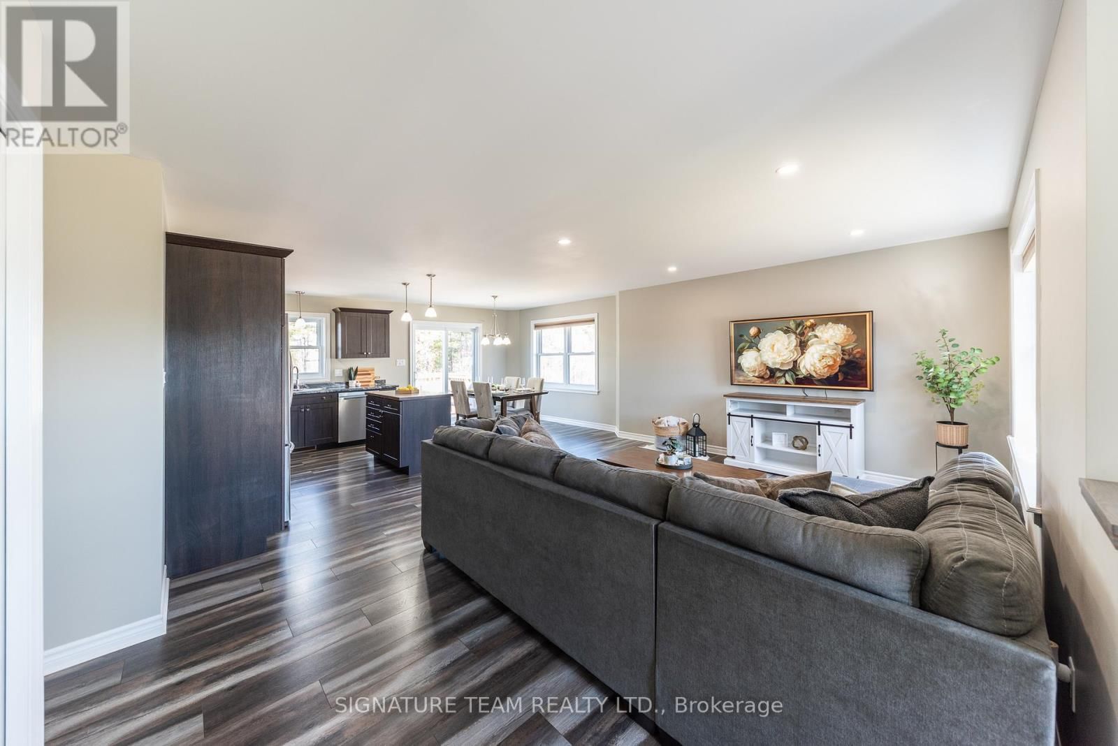 10 TERRANCE DRIVE Image 5