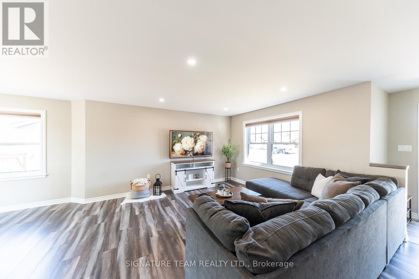 10 TERRANCE DRIVE Image 7