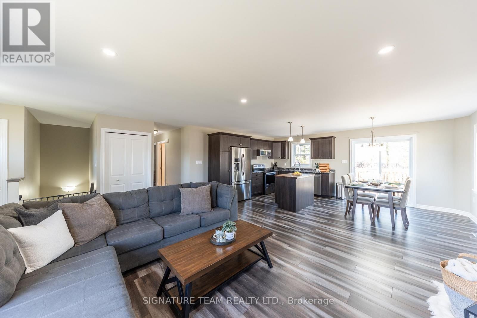 10 TERRANCE DRIVE Image 9