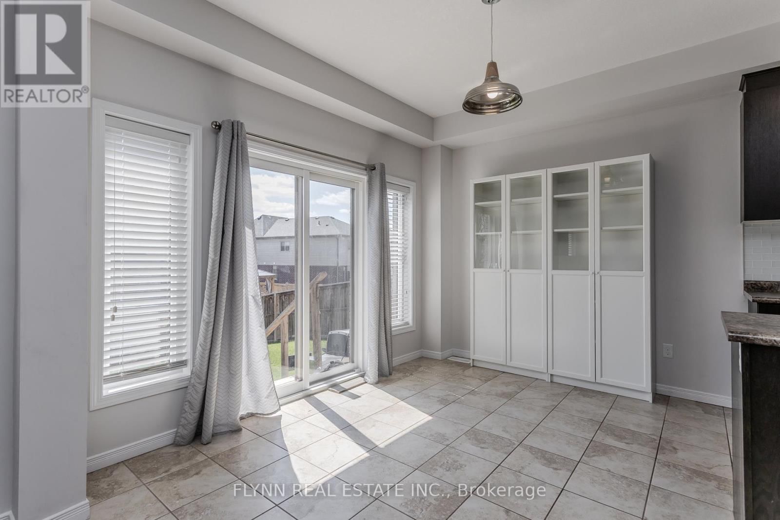 246 WOODWAY TRAIL Image 16