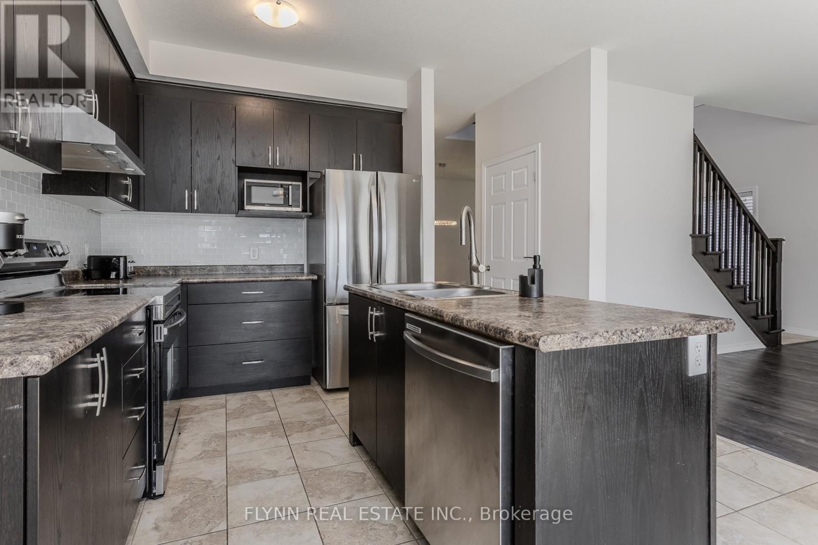 246 WOODWAY TRAIL Image 20