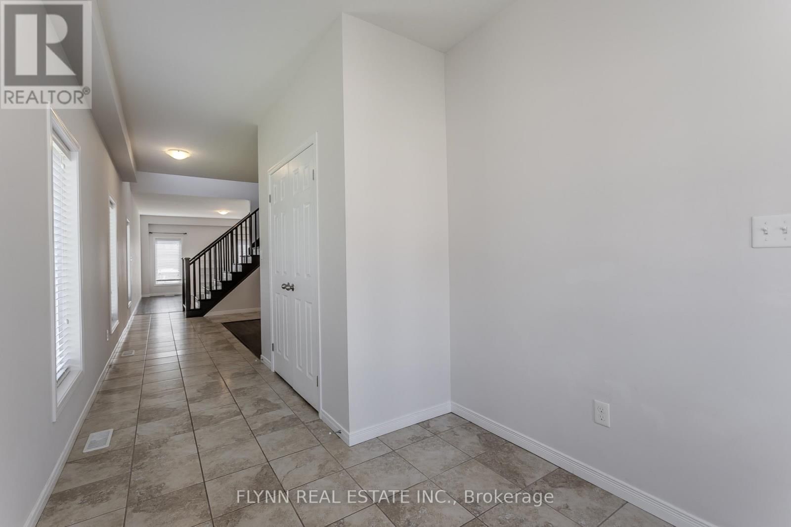 246 WOODWAY TRAIL Image 5