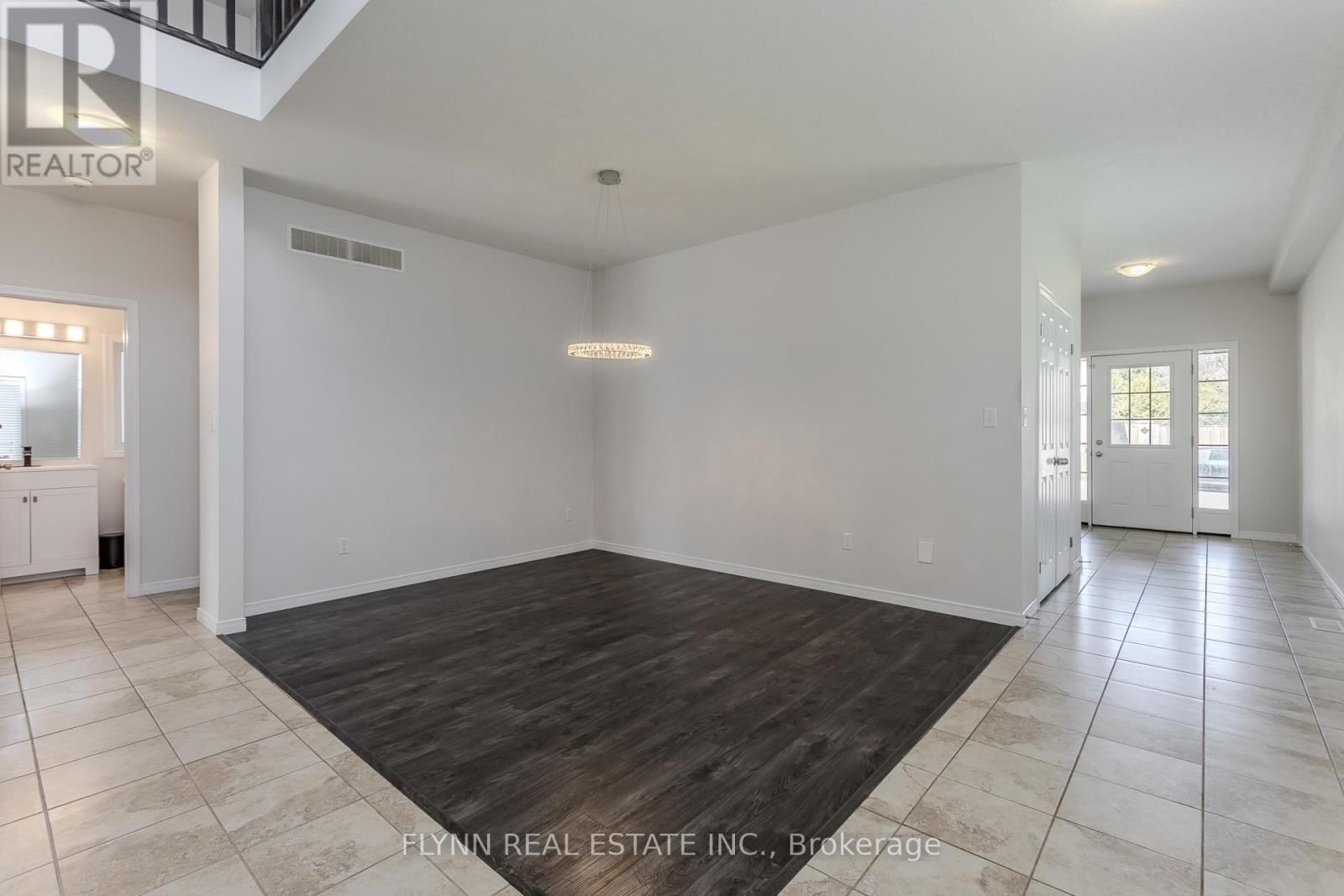 246 WOODWAY TRAIL Image 8