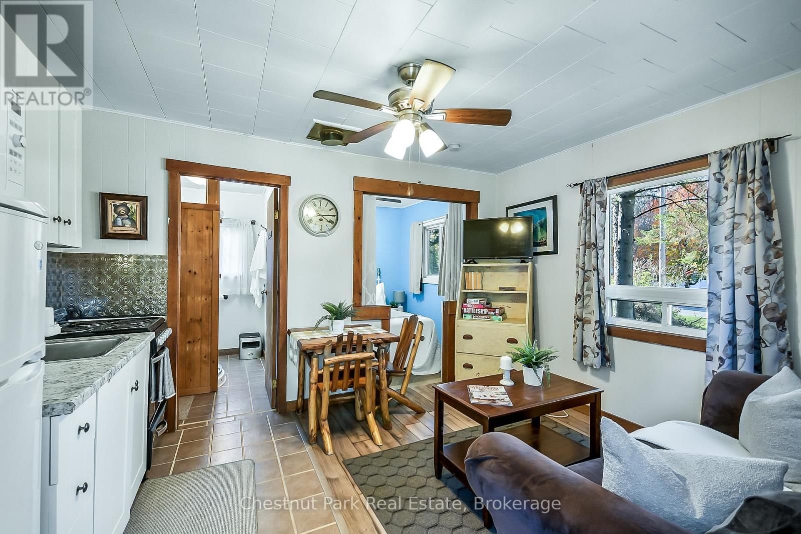 1725 518 EAST HIGHWAY Image 37