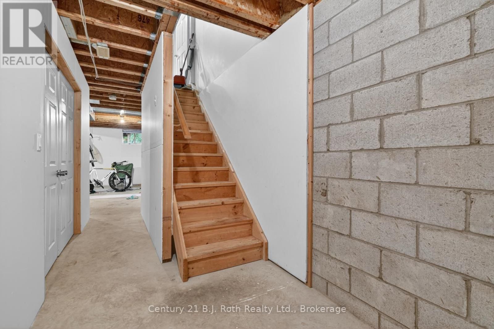 275 HIRAM STREET Image 23