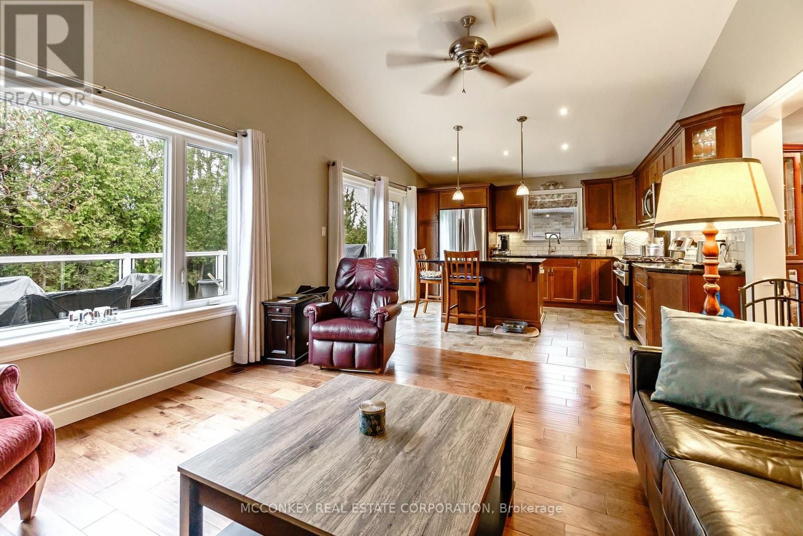 458 RAYMOND STREET Image 10