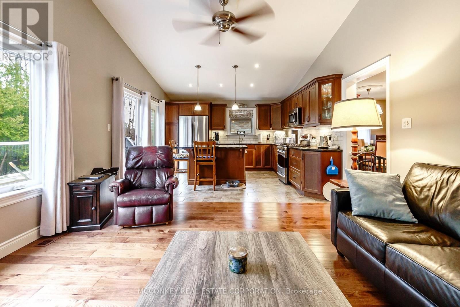 458 RAYMOND STREET Image 12