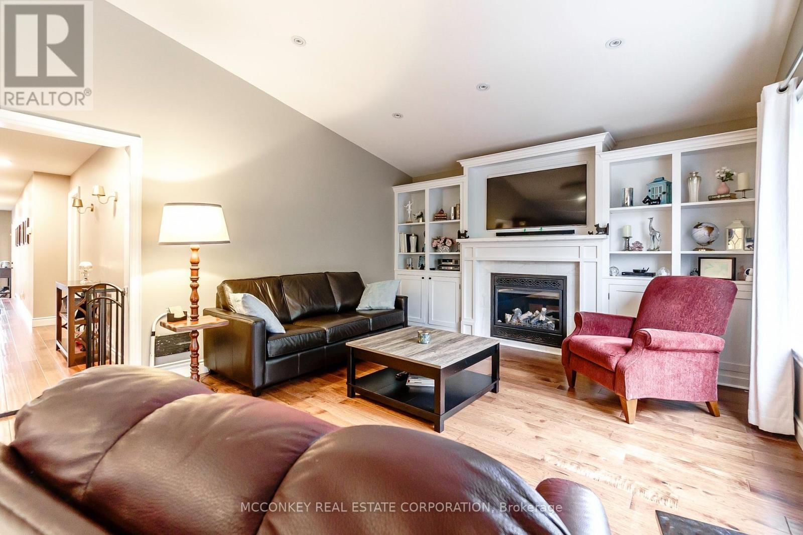 458 RAYMOND STREET Image 14