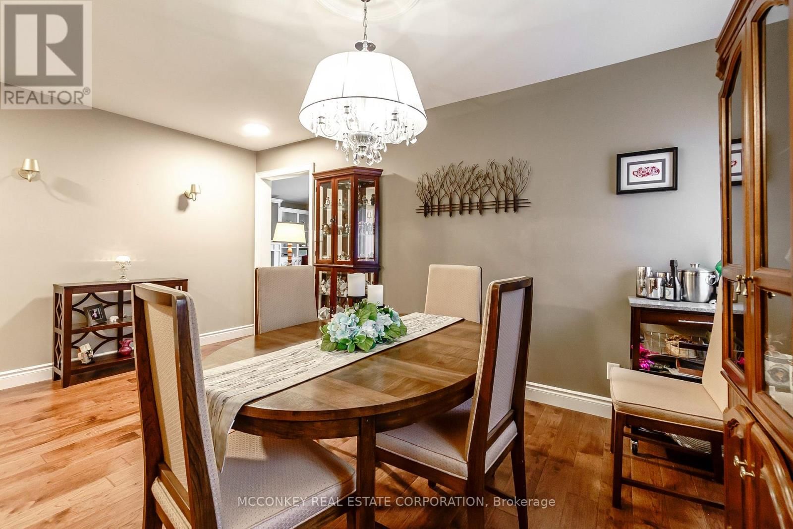 458 RAYMOND STREET Image 24