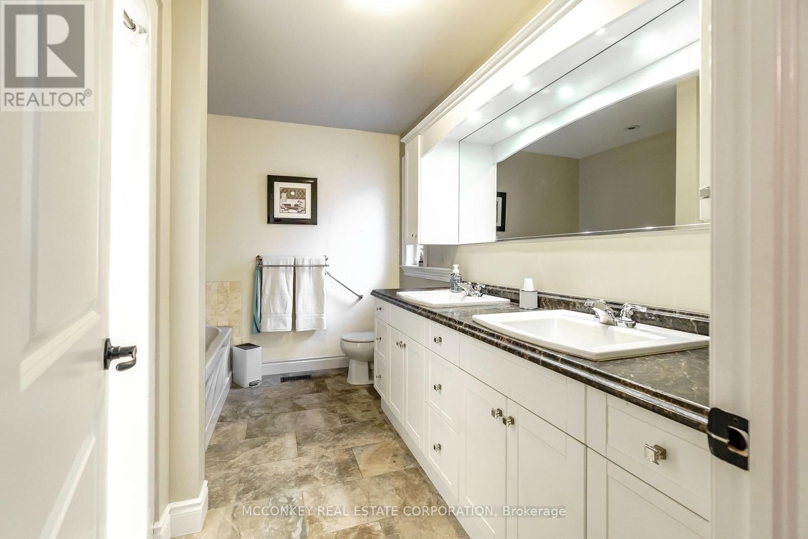 458 RAYMOND STREET Image 28