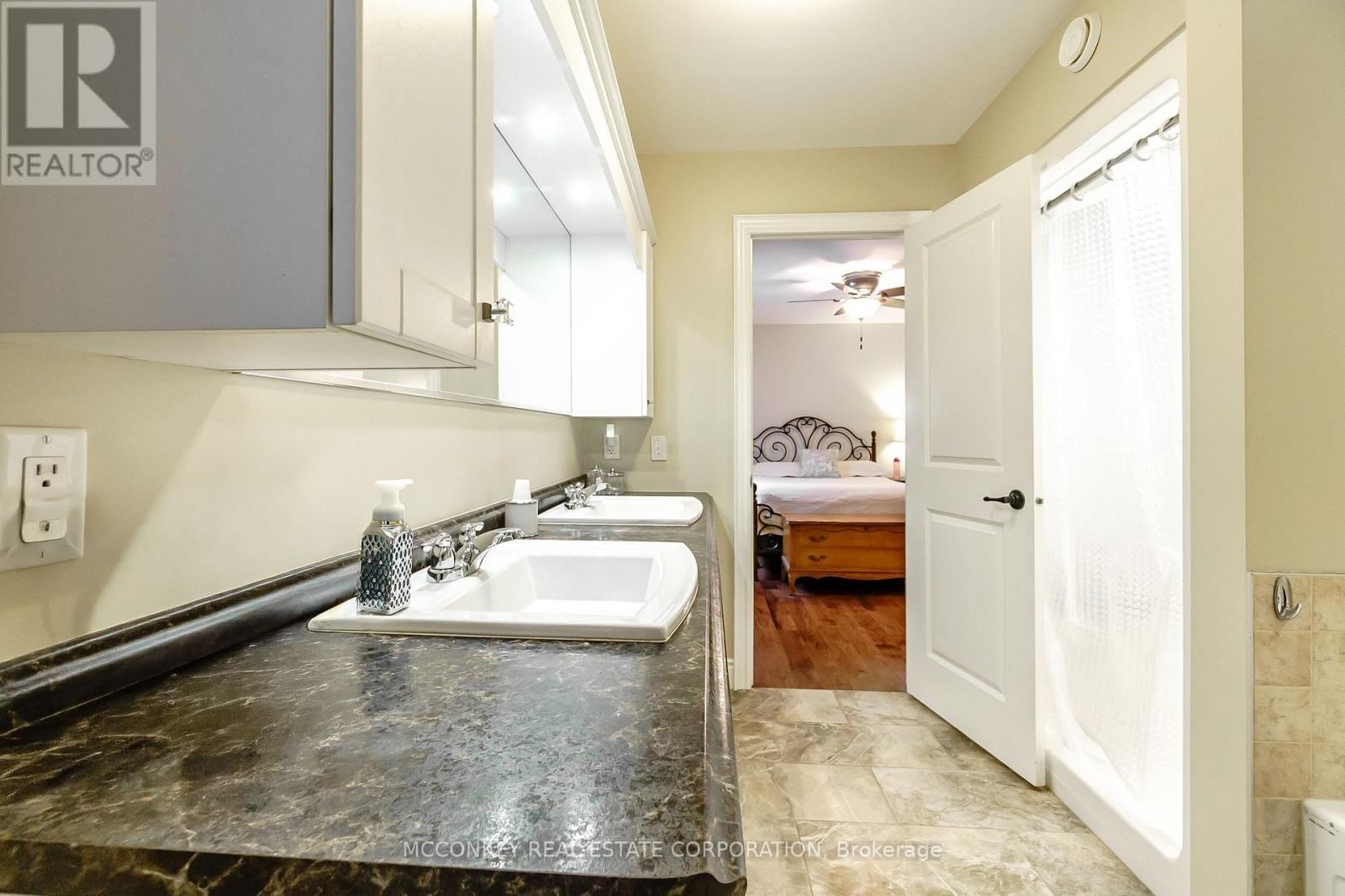 458 RAYMOND STREET Image 30