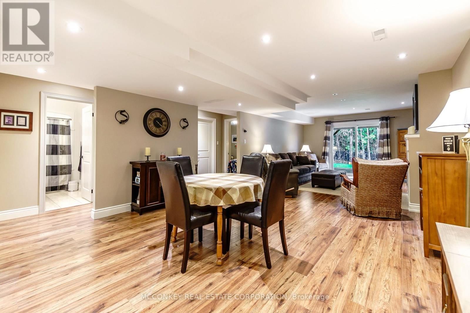 458 RAYMOND STREET Image 34