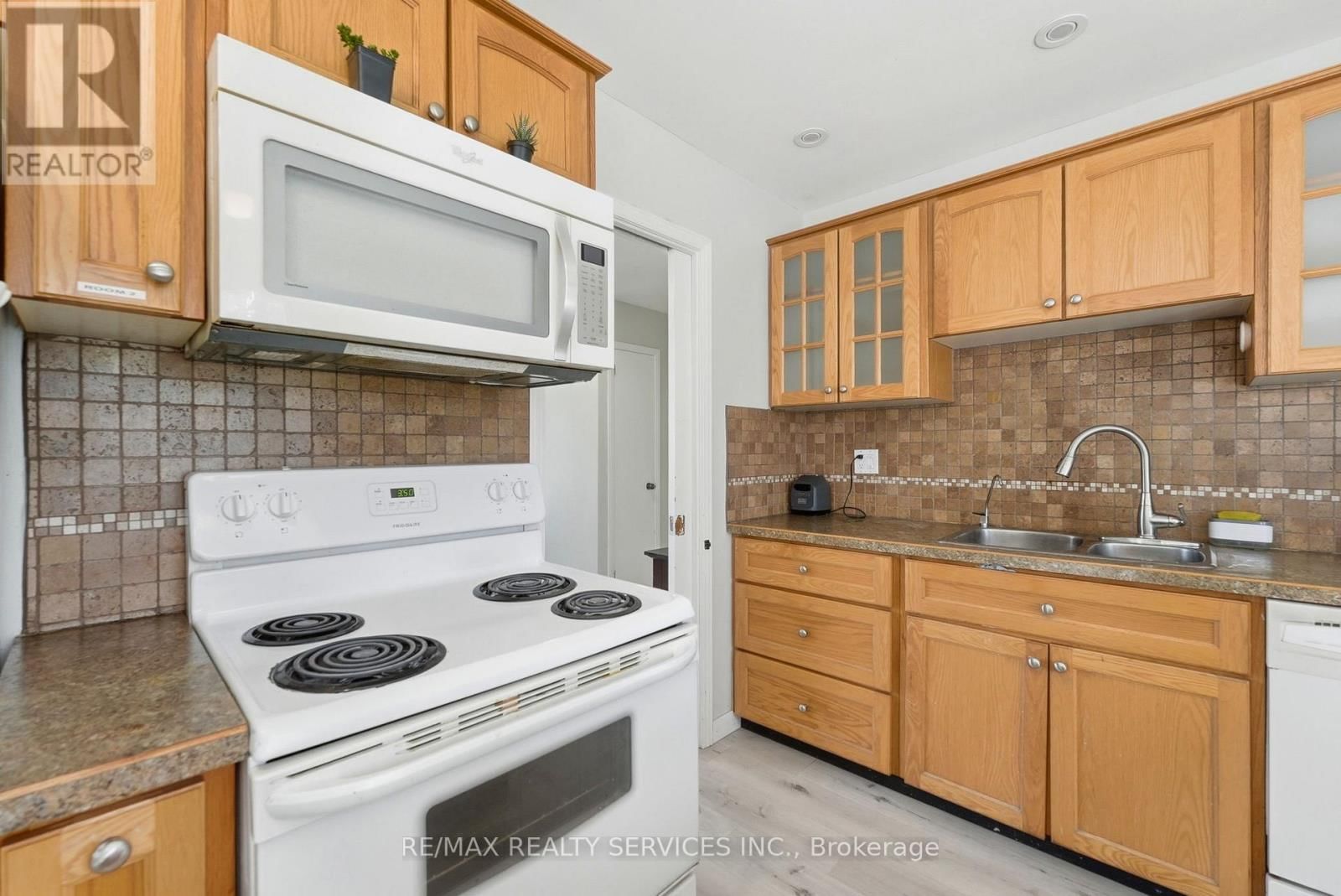 5 CHAUCER ROAD Image 11