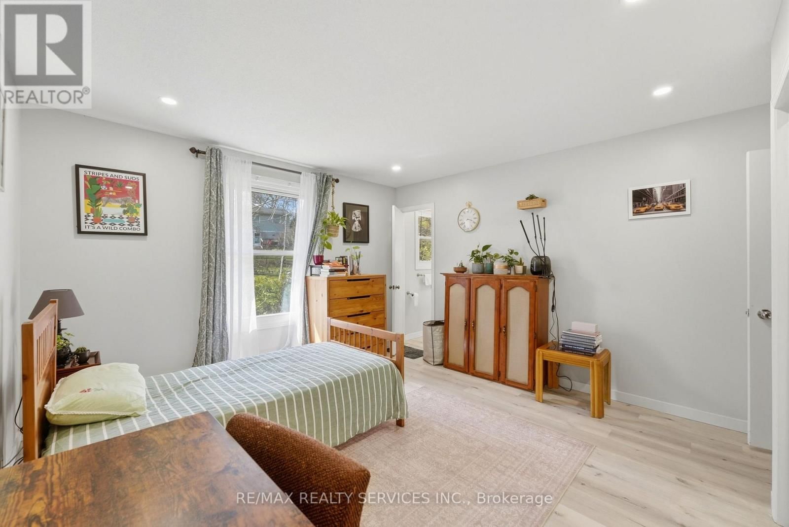 5 CHAUCER ROAD Image 22