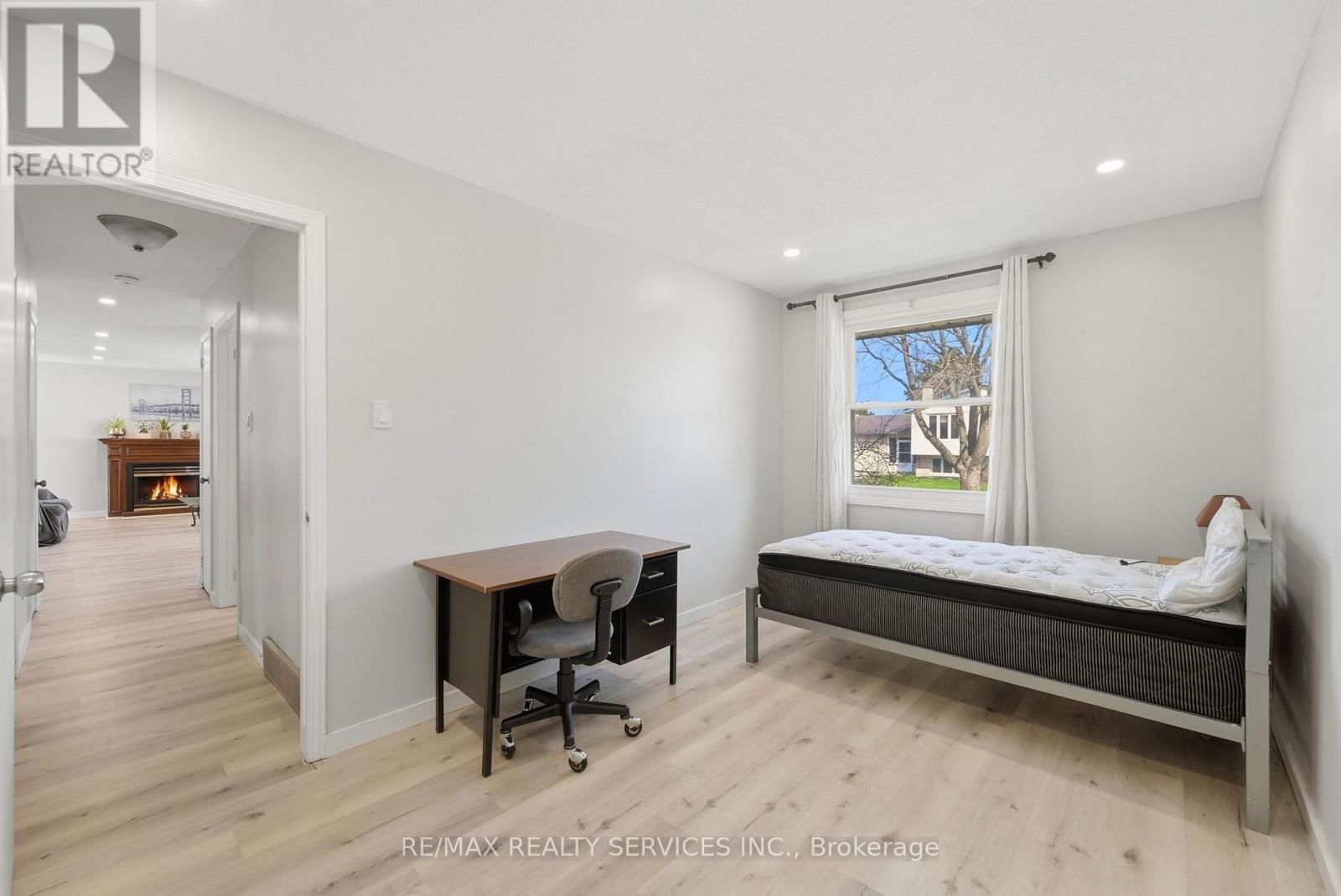 5 CHAUCER ROAD Image 25