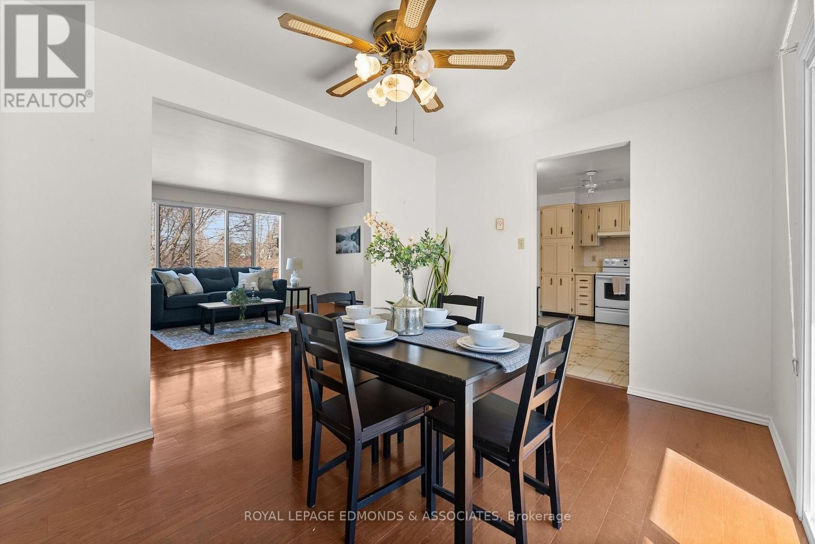 35 HARRIS CRESCENT Image 10