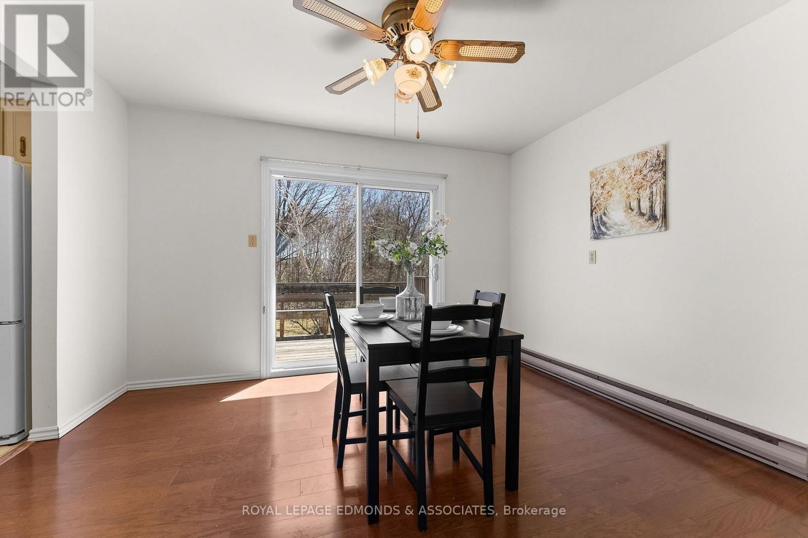 35 HARRIS CRESCENT Image 11