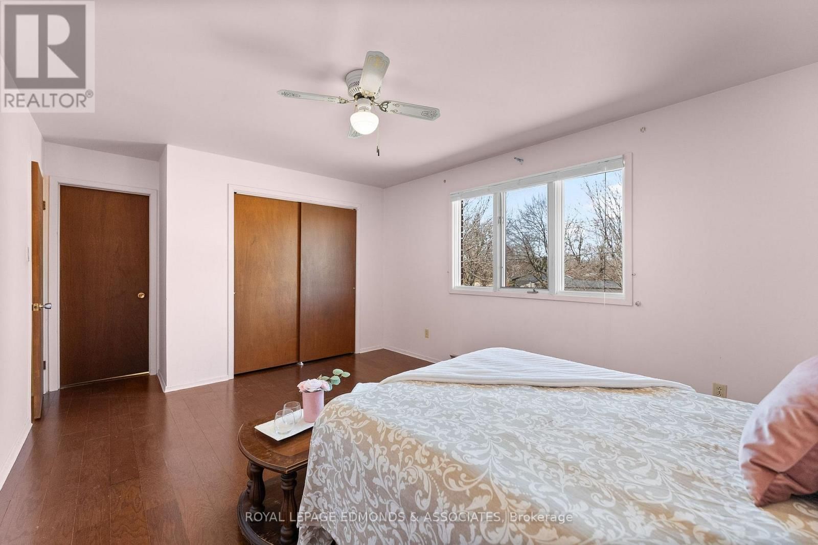 35 HARRIS CRESCENT Image 17