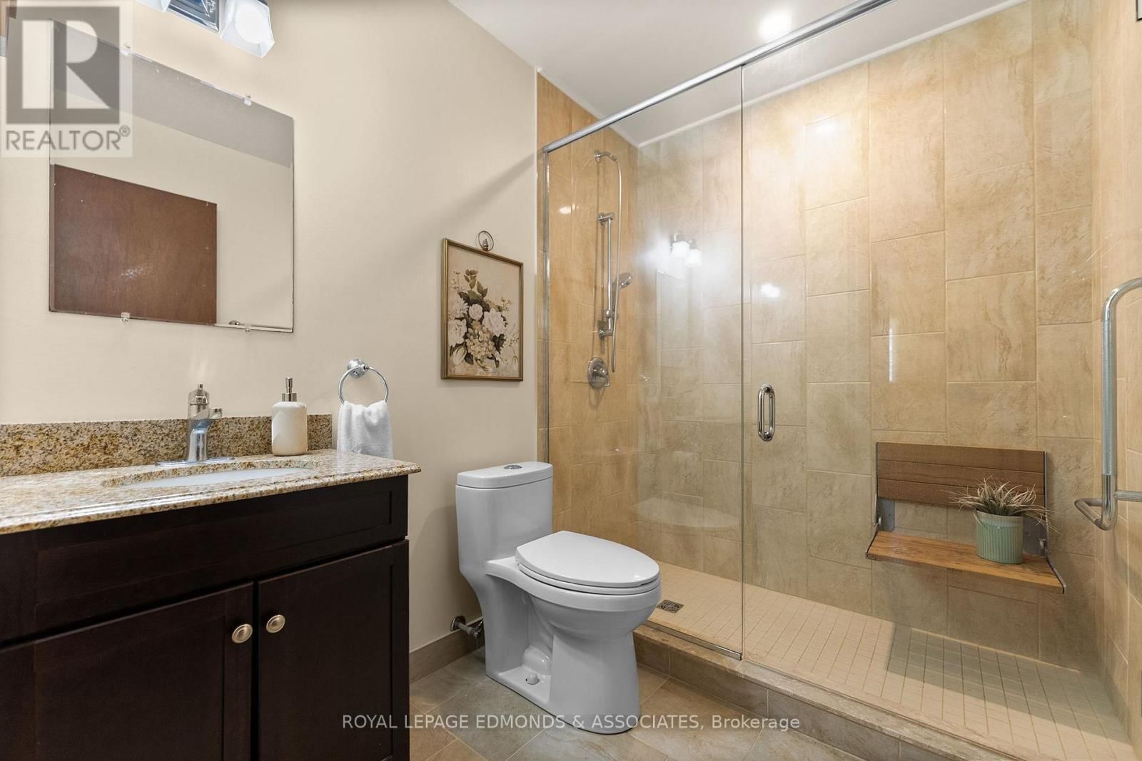 35 HARRIS CRESCENT Image 18