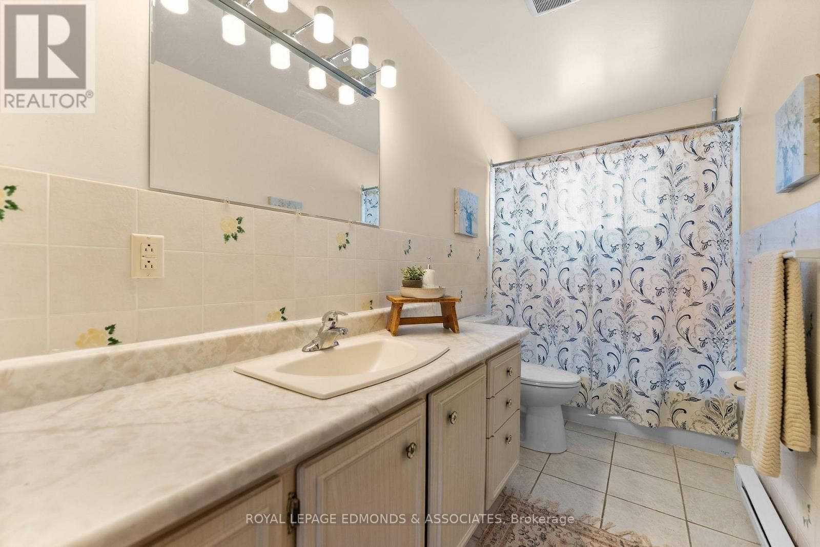 35 HARRIS CRESCENT Image 20