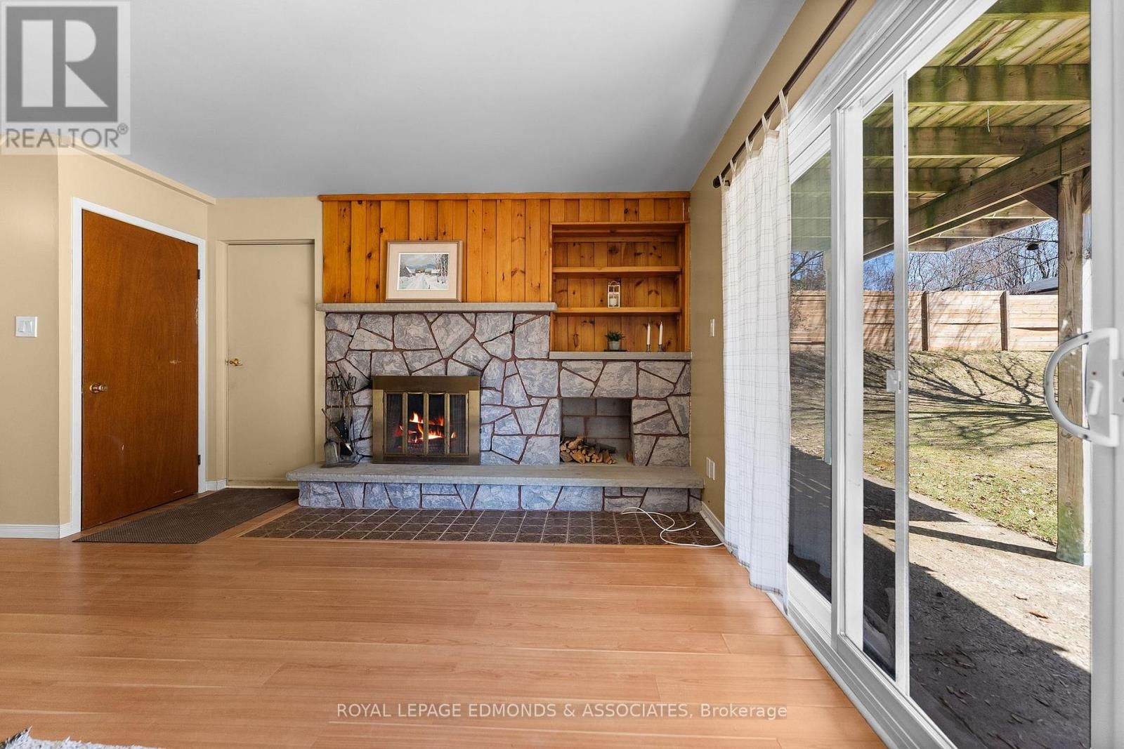 35 HARRIS CRESCENT Image 22