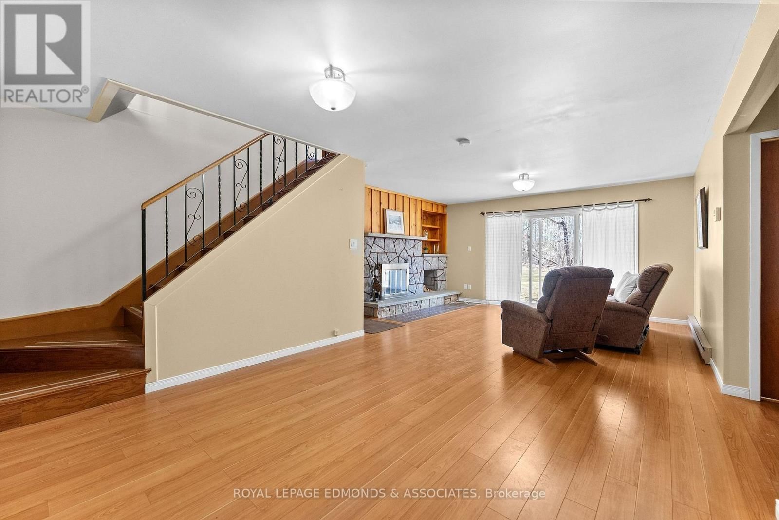 35 HARRIS CRESCENT Image 23