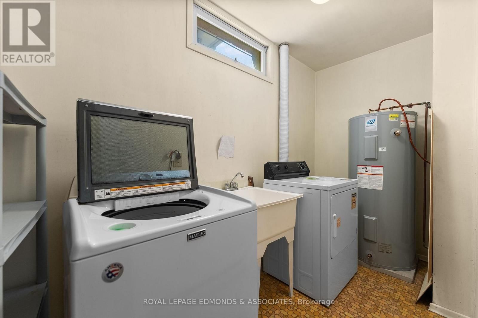 35 HARRIS CRESCENT Image 27